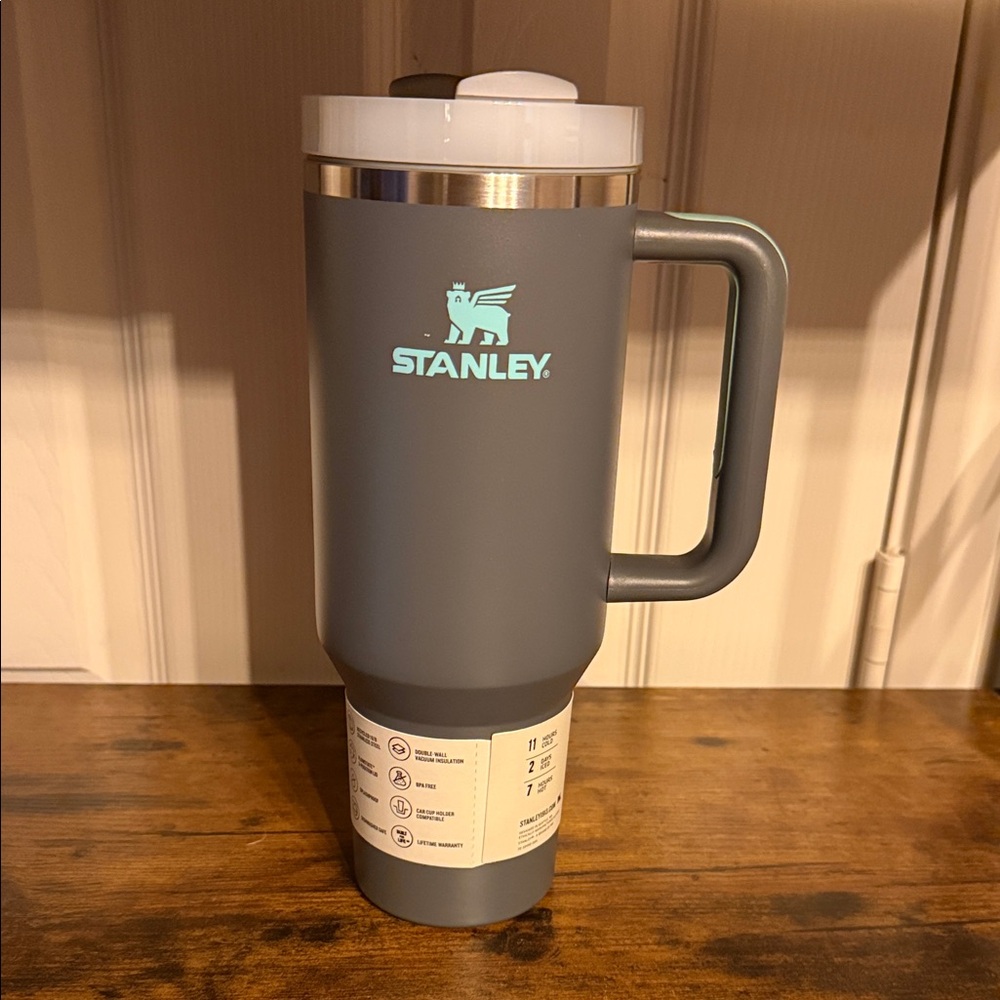 Stanley 40oz With Straw Charcoal Travel Mug with Handle